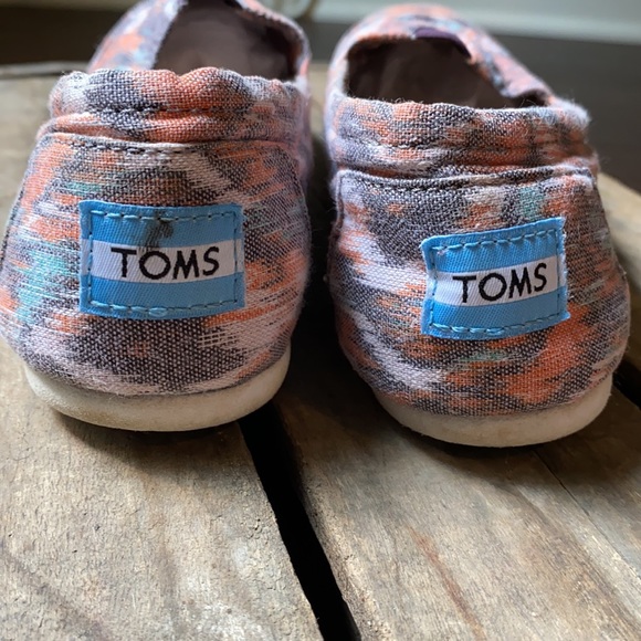 Ladies Toms - Picture 3 of 6